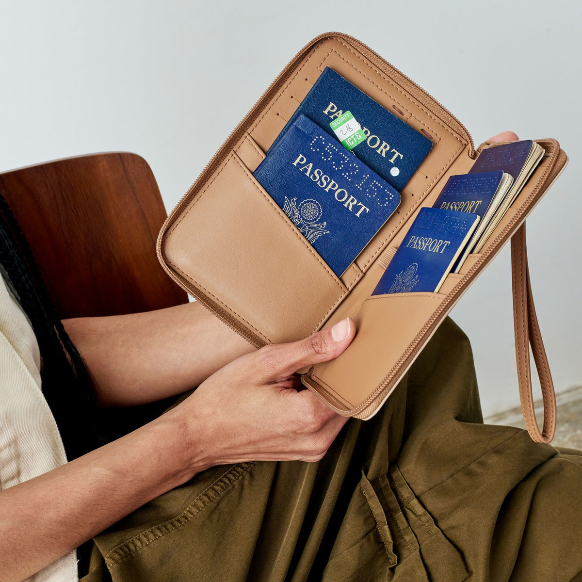 Passport Holder Vegan Leather Sand / State Bags Essential