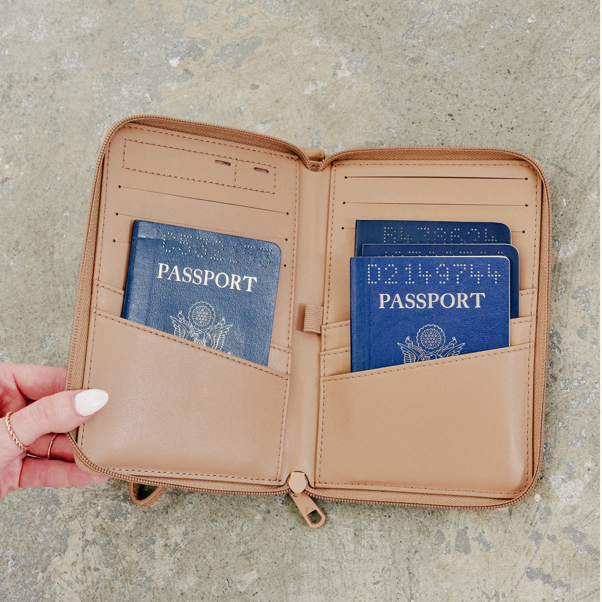 Passport Holder Vegan Leather Sand / State Bags Essential